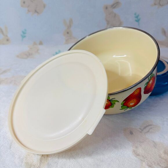 Kobe Strawberry & Cream Enamel Nesting Bowl w/Lid - Picture 8 of 10